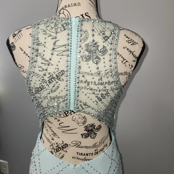 Cachet NWT Glamorous Jeweled Jersey Gown with Cutouts Color Mint Size 2 - Picture 5 of 15
